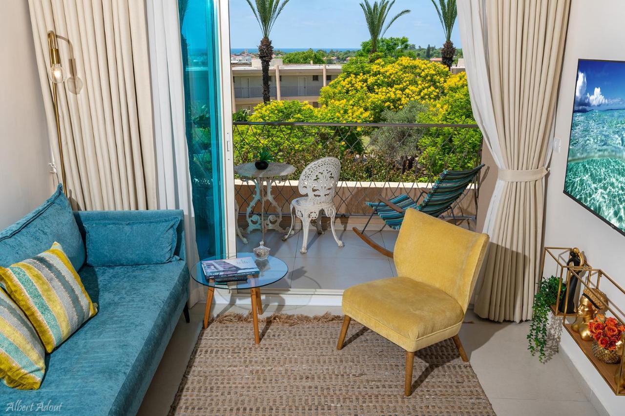 Mina'S Suites - קיסריה Exteriör bild