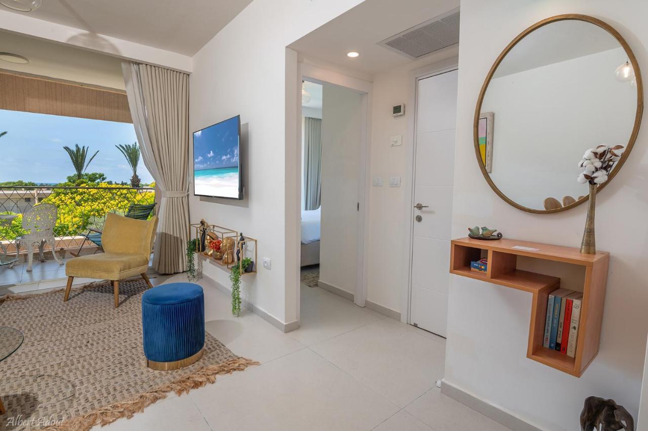 Mina'S Suites - קיסריה Exteriör bild
