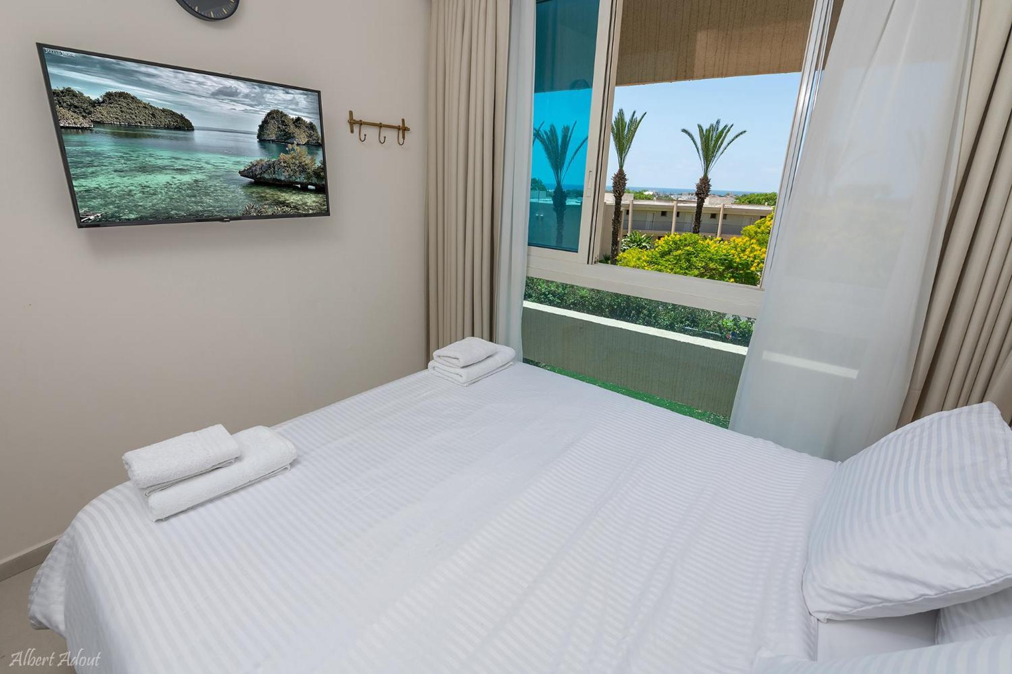 Mina'S Suites - קיסריה Exteriör bild