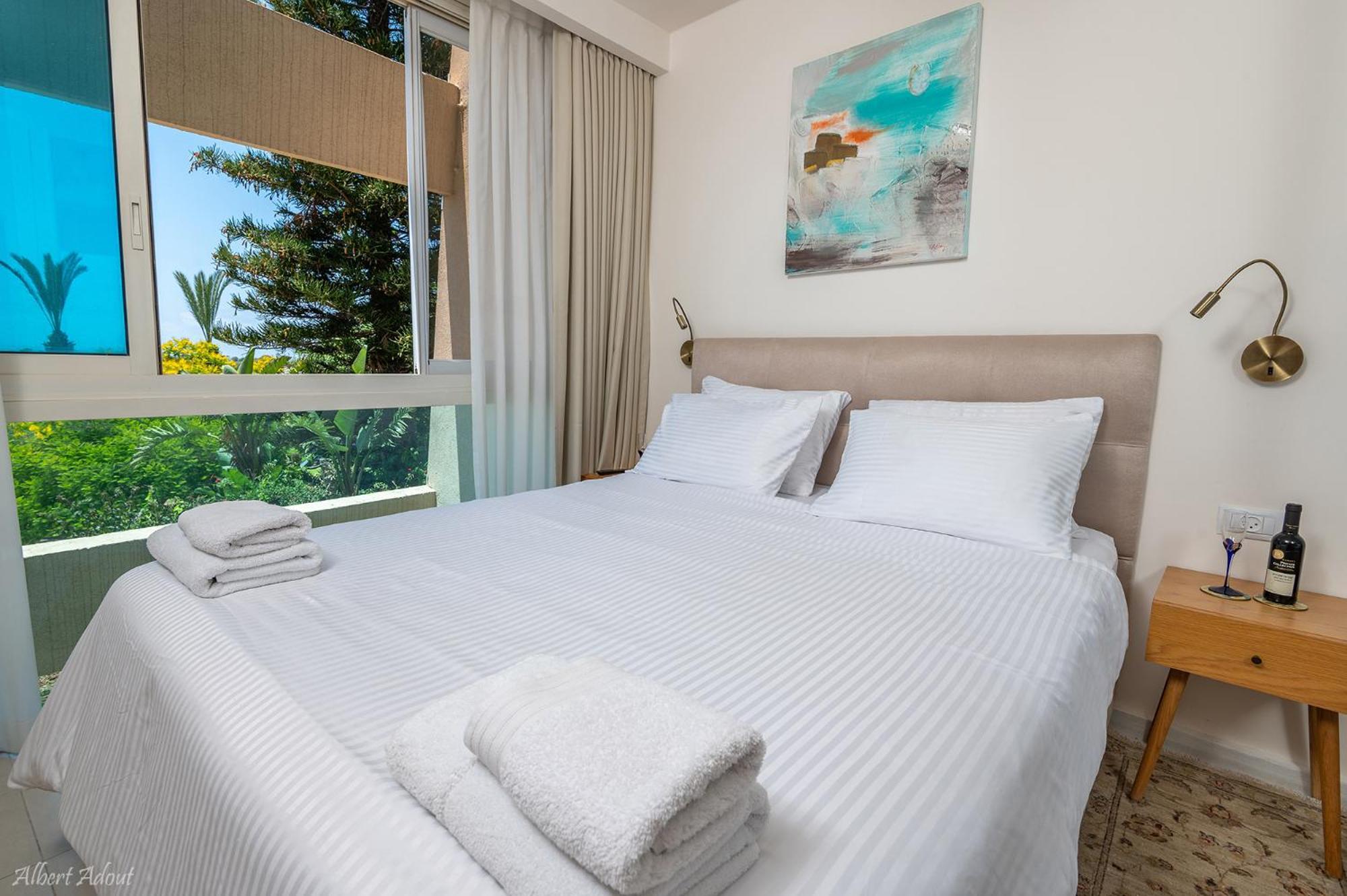 Mina'S Suites - קיסריה Exteriör bild