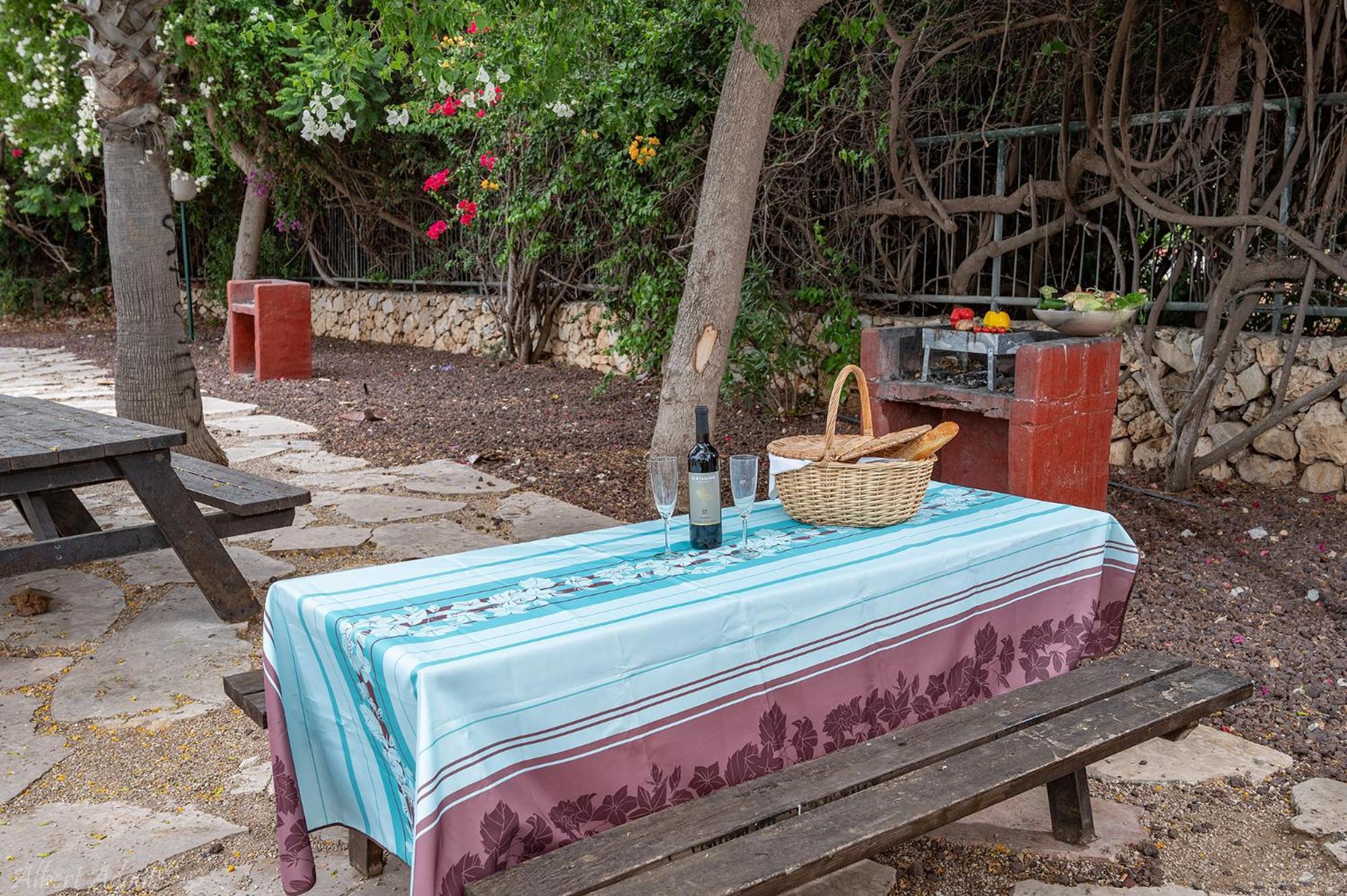Mina'S Suites - קיסריה Exteriör bild